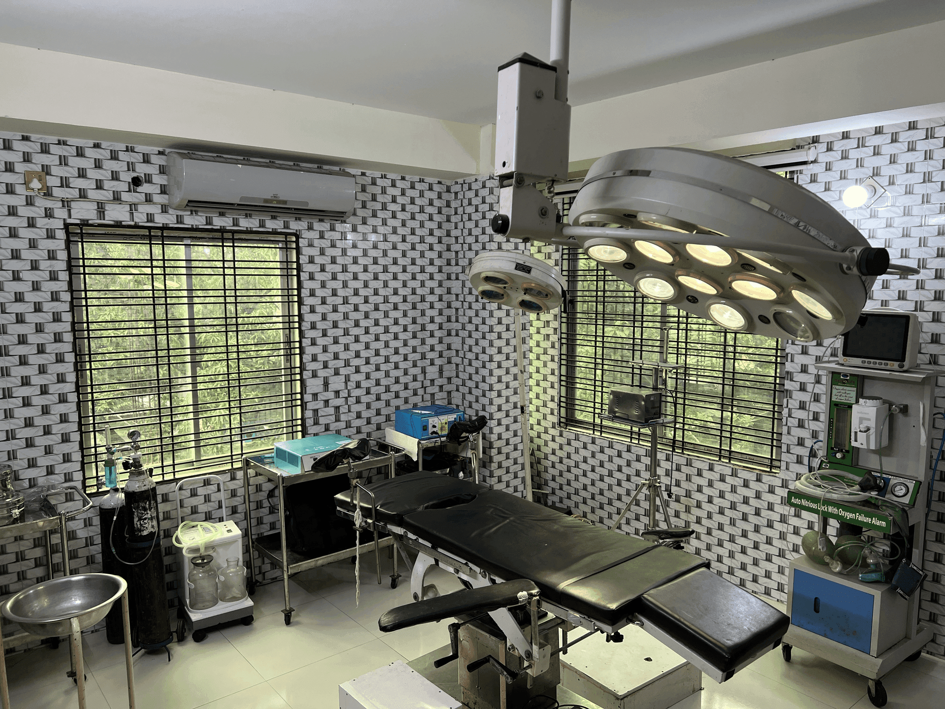 আধুনিক অপারেশন থিয়েটার